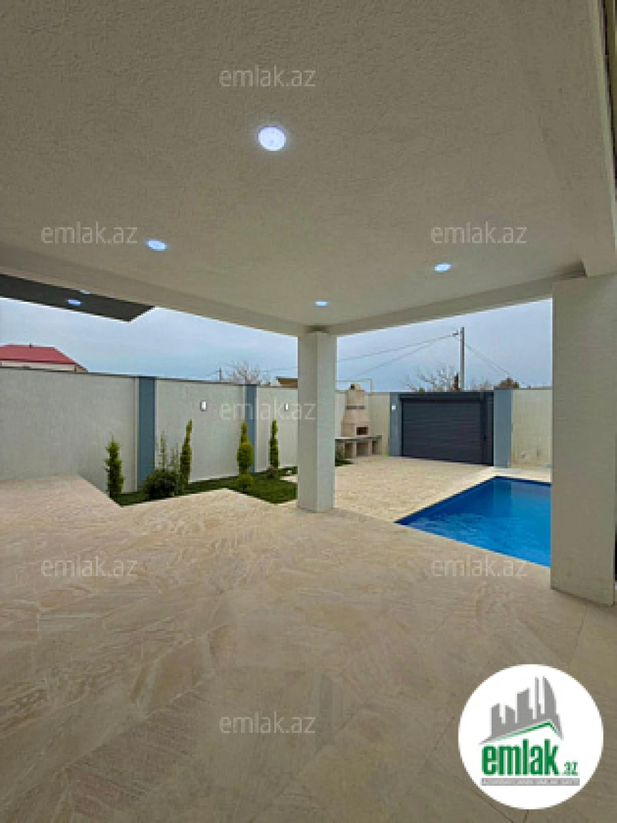 Satılır 4 otaqlı mənzil 150 m²