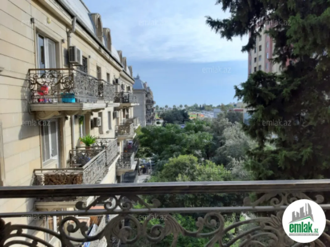 Satılır 1 otaqlı köhnə tikili 42 m²