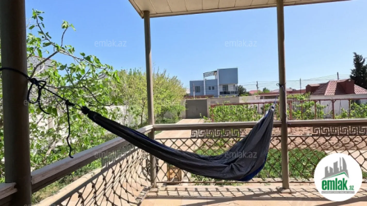 Satılır 6 otaqlı mənzil 200 m²