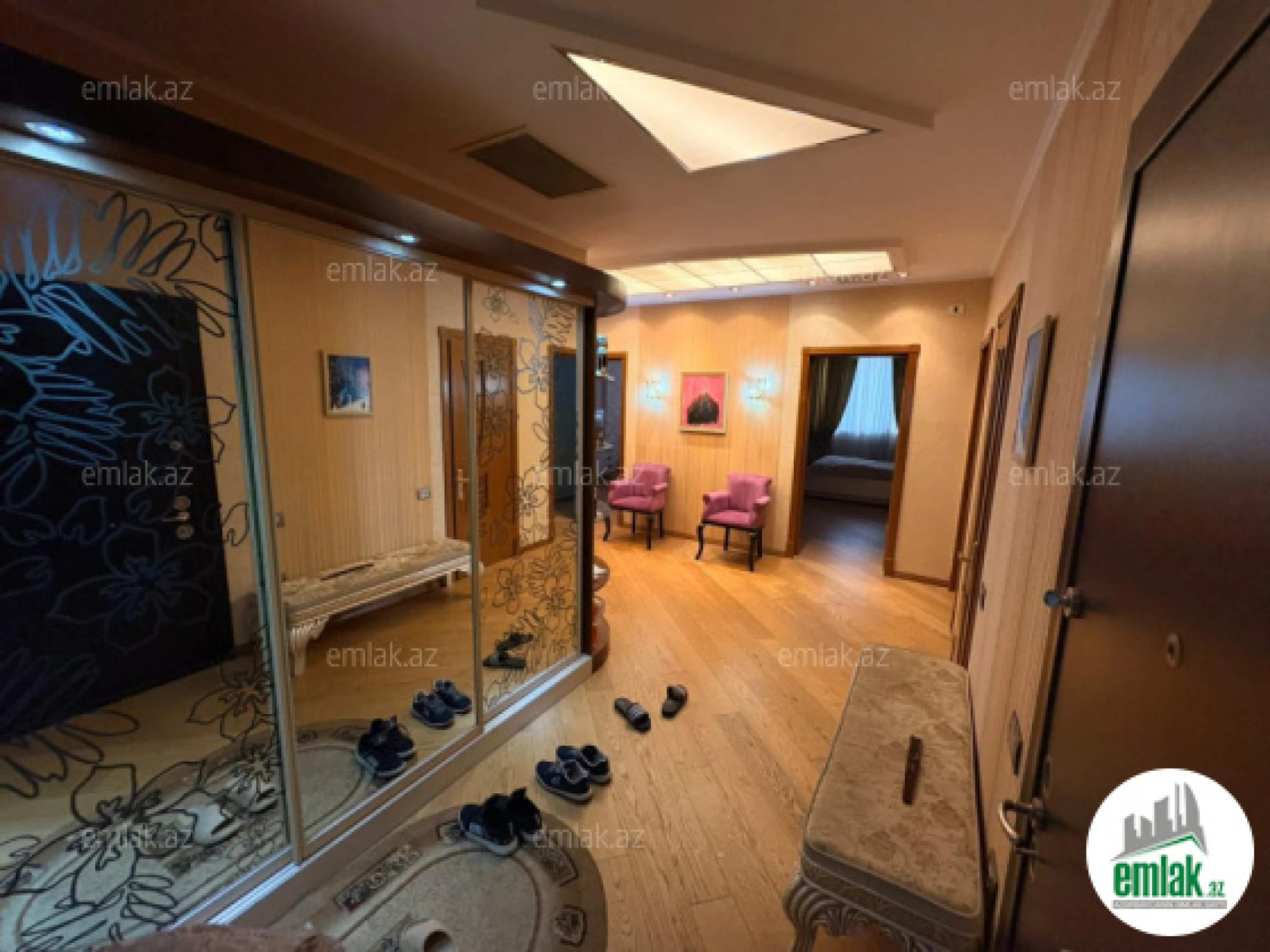 Satılır 4 otaqlı yeni tikili 180 m²