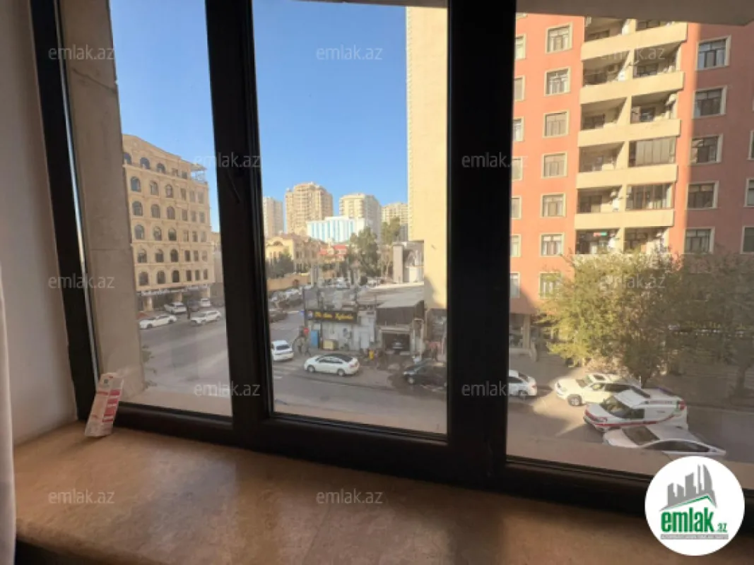 Satılır 4 otaqlı yeni tikili 180 m²