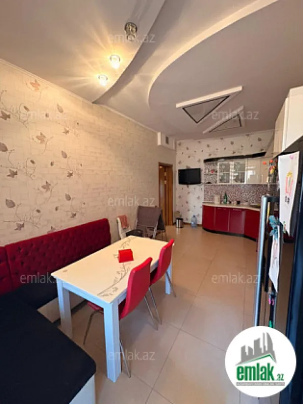 Satılır 4 otaqlı yeni tikili 180 m²