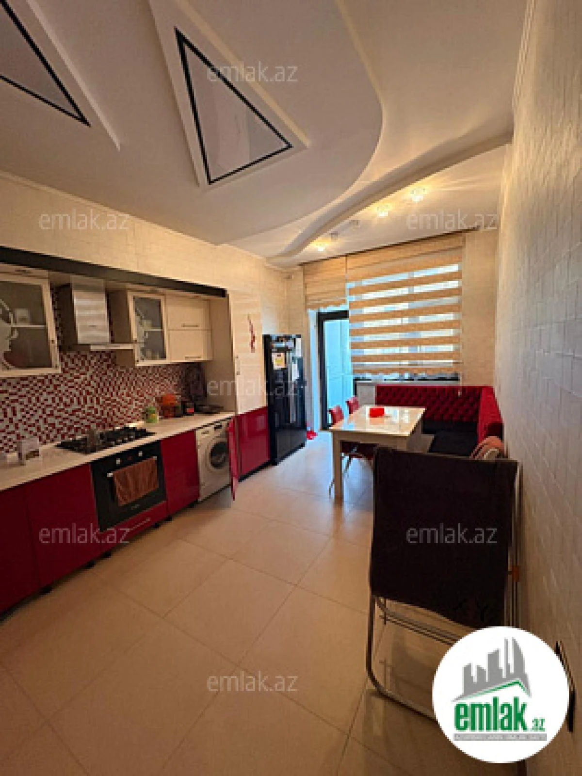 Satılır 4 otaqlı yeni tikili 180 m²