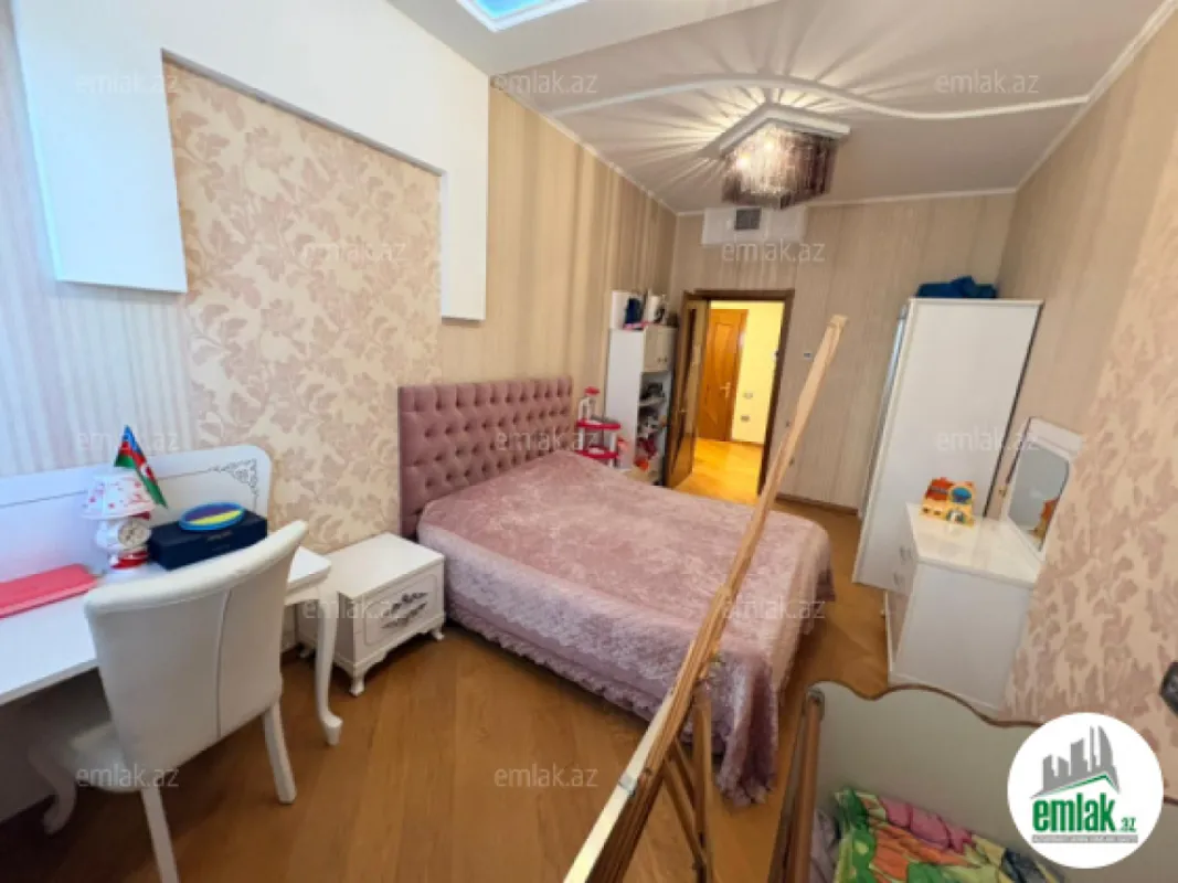 Satılır 4 otaqlı yeni tikili 180 m²