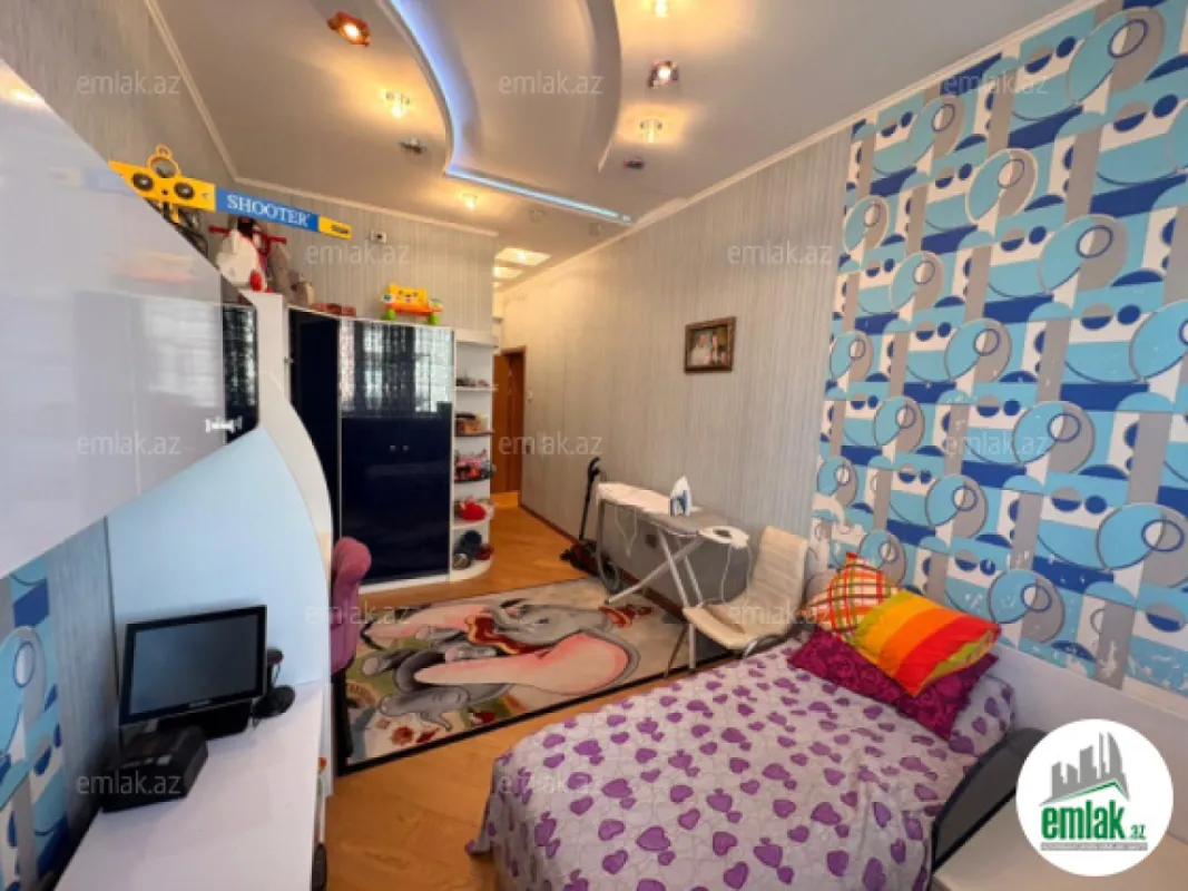 Satılır 4 otaqlı yeni tikili 180 m²