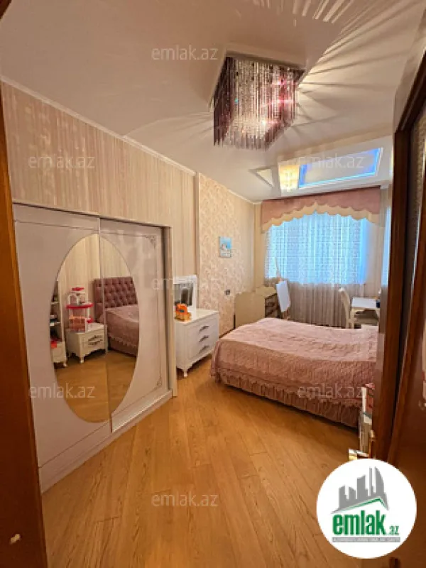 Satılır 4 otaqlı yeni tikili 180 m²