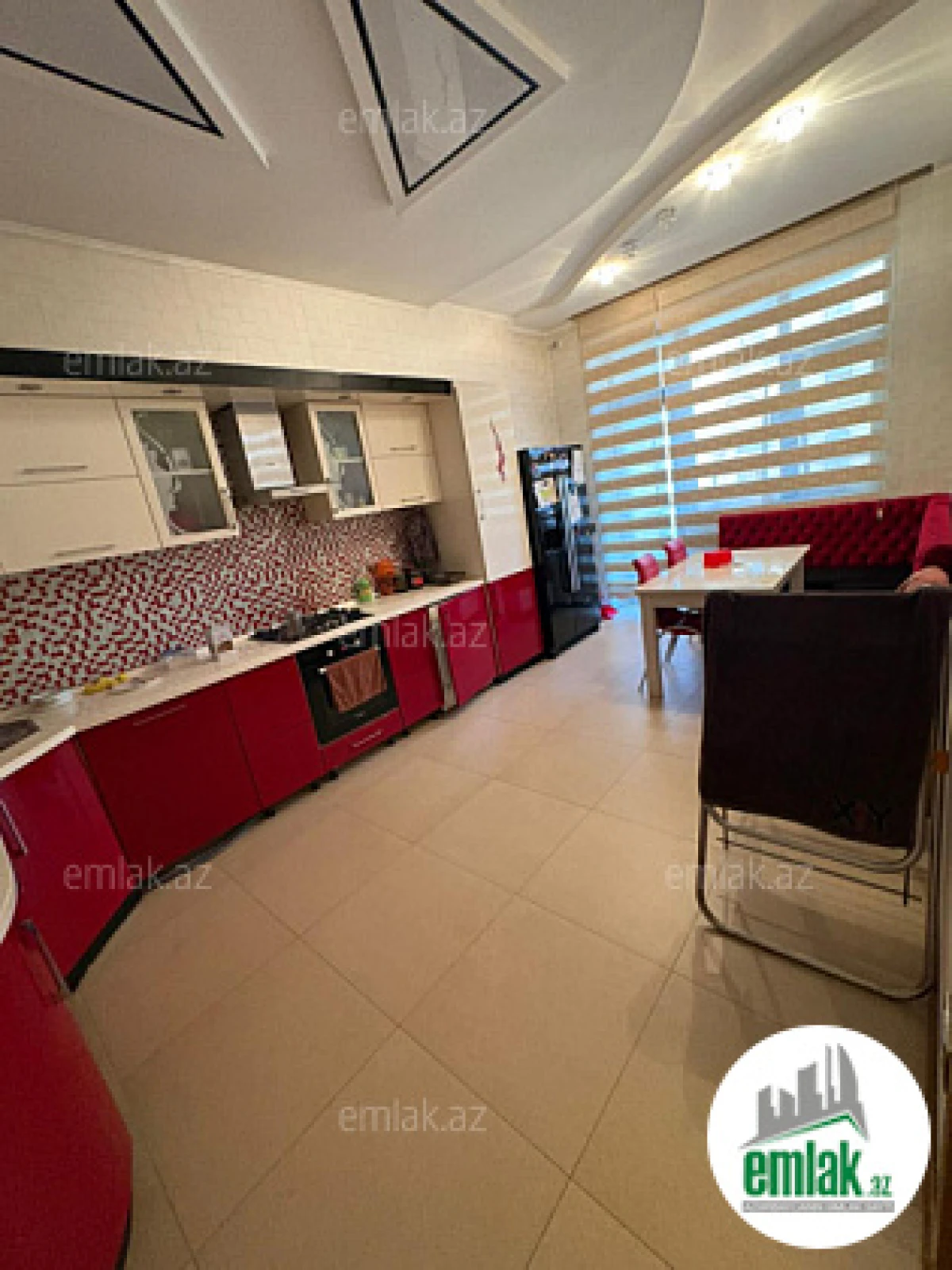 Satılır 4 otaqlı yeni tikili 180 m²