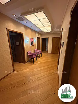 Satılır 4 otaqlı yeni tikili 180 m²