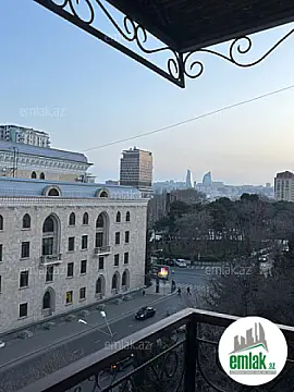 Satılır 3 otaqlı köhnə tikili 65 m² — Bakı 3 otaq 65.00 m²