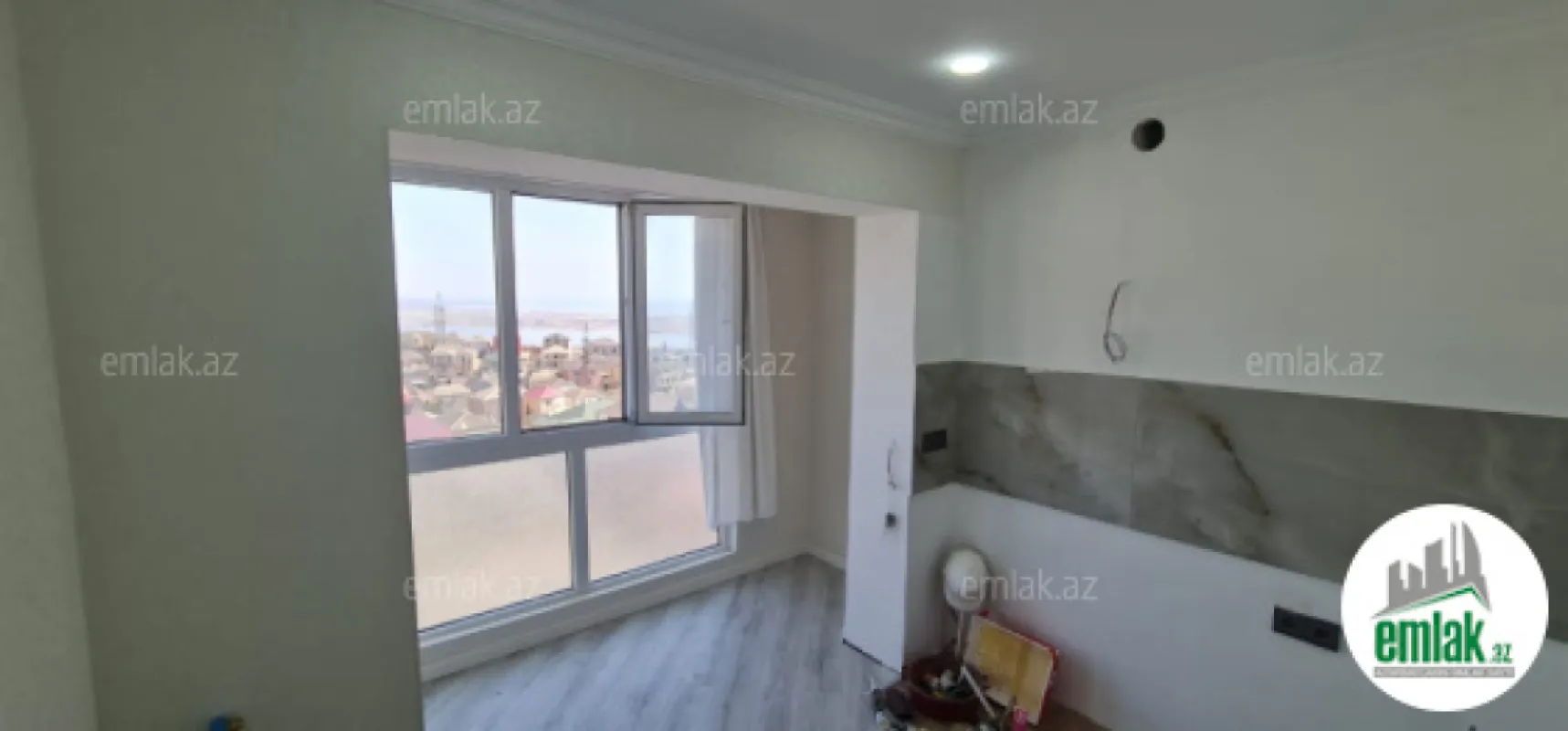 Satılır 2 otaqlı köhnə tikili 65 m²