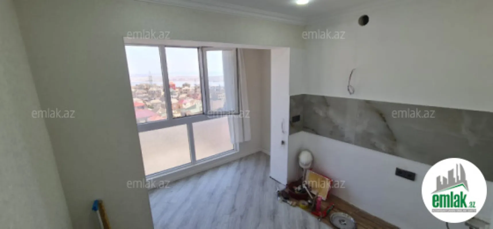 Satılır 2 otaqlı köhnə tikili 65 m²