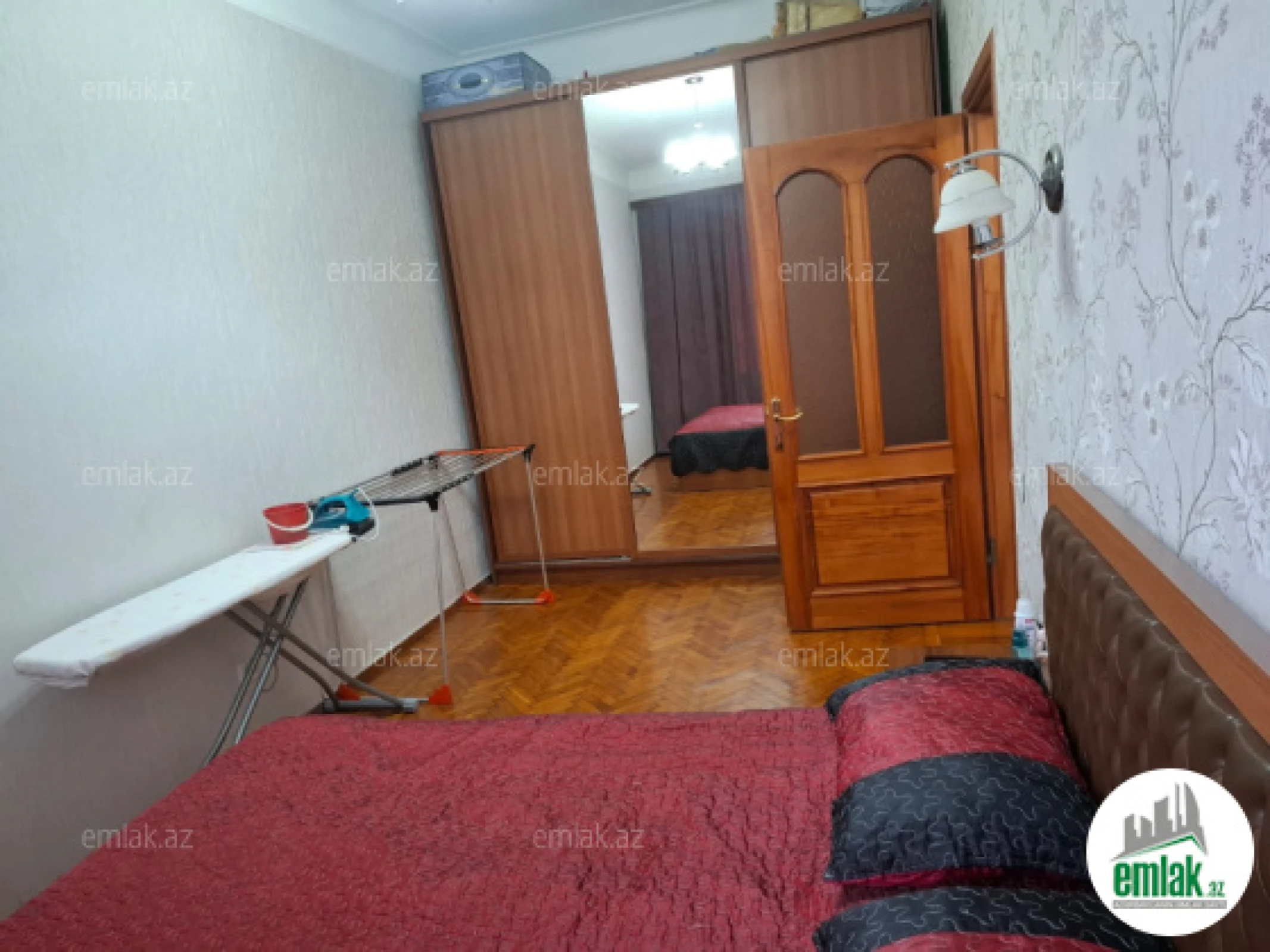 Satılır 3 otaqlı köhnə tikili 80 m²
