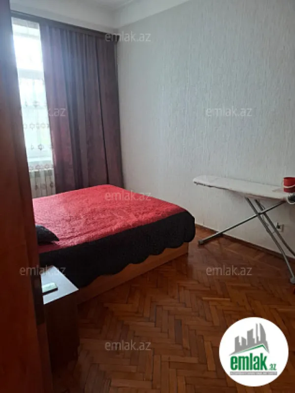 Satılır 3 otaqlı köhnə tikili 80 m²