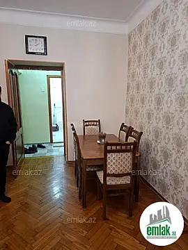 Satılır 3 otaqlı köhnə tikili 80 m²