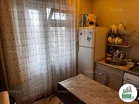 Satılır 2 otaqlı köhnə tikili 65 m²