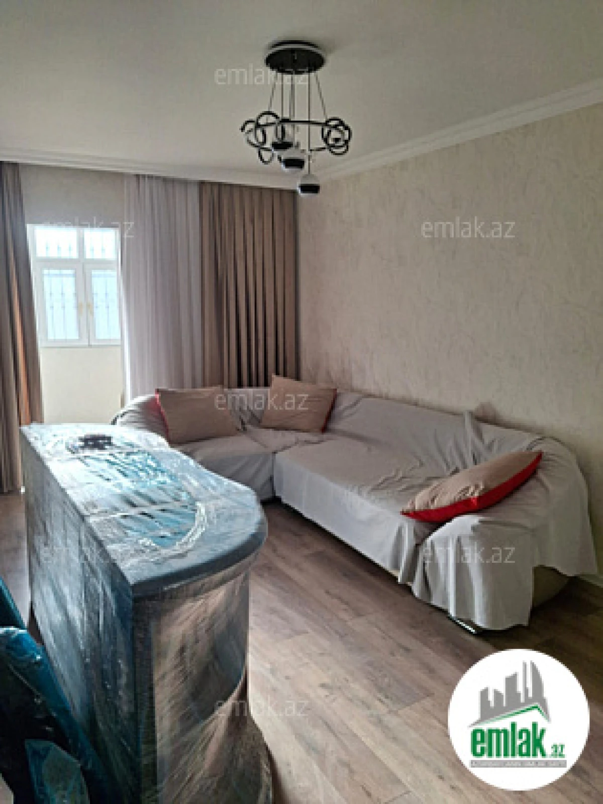 Satılır 2 otaqlı köhnə tikili 60 m²