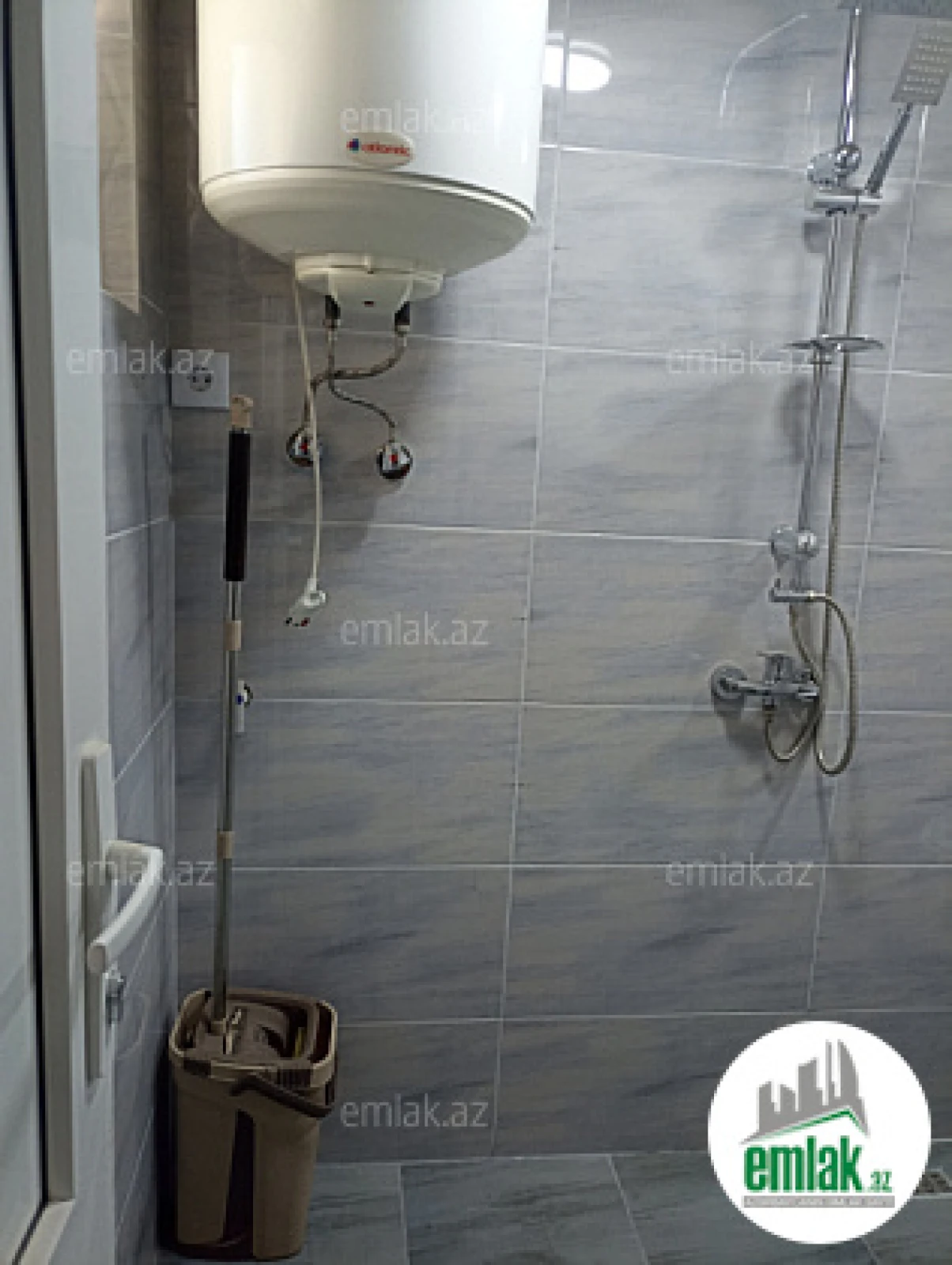 Satılır 2 otaqlı köhnə tikili 60 m²