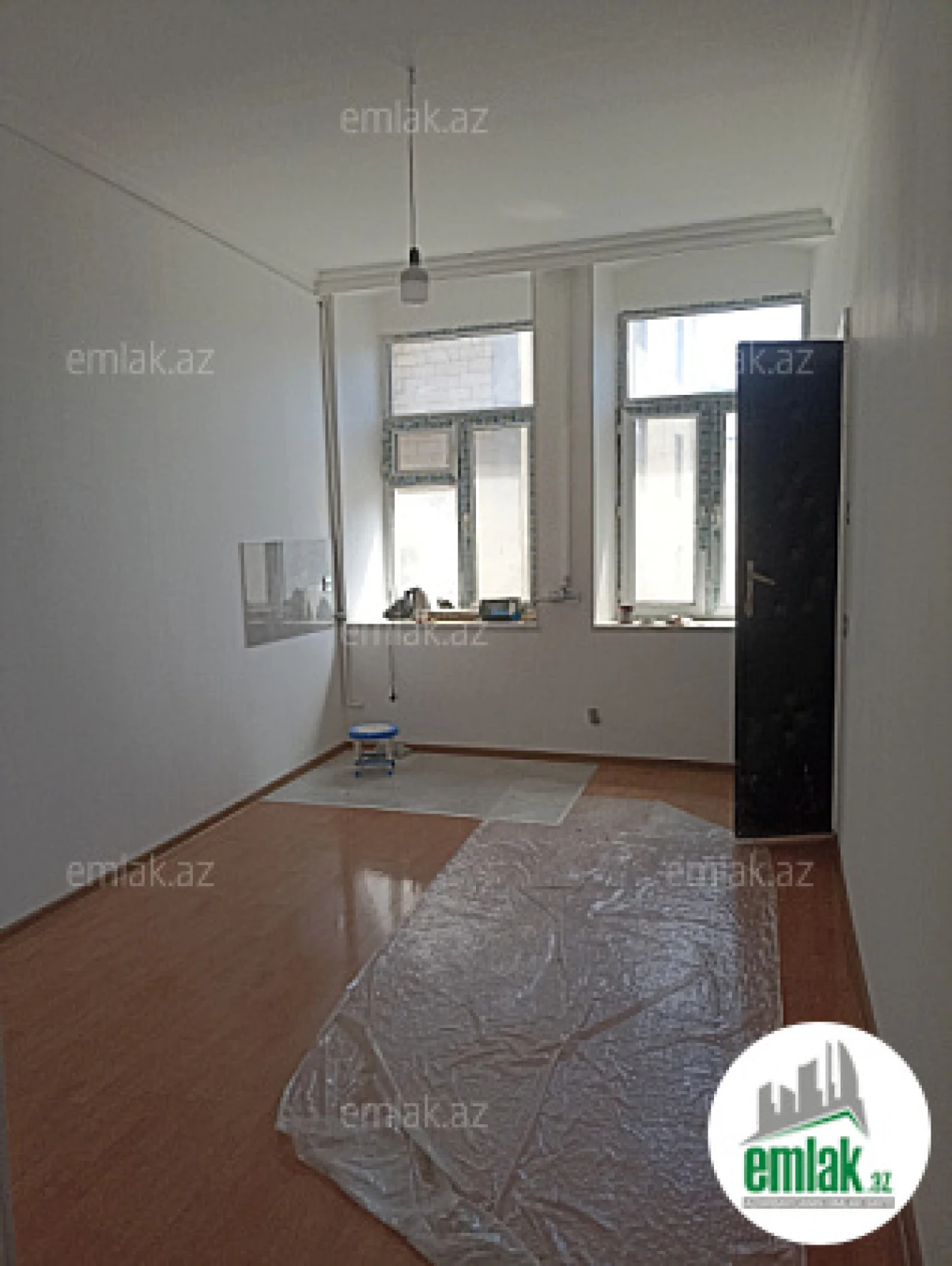 Satılır 2 otaqlı köhnə tikili 60 m²