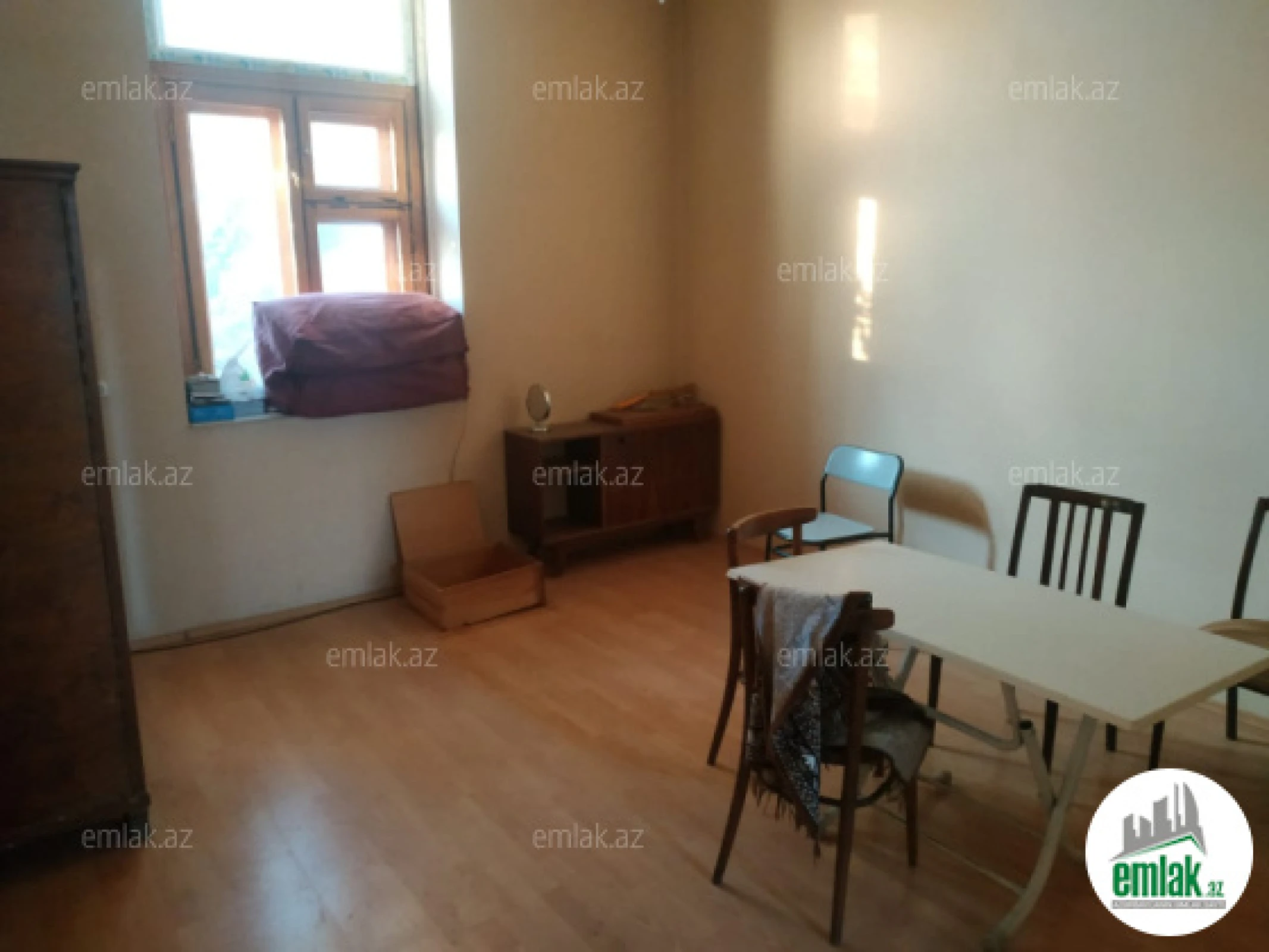 Satılır 2 otaqlı köhnə tikili 60 m²