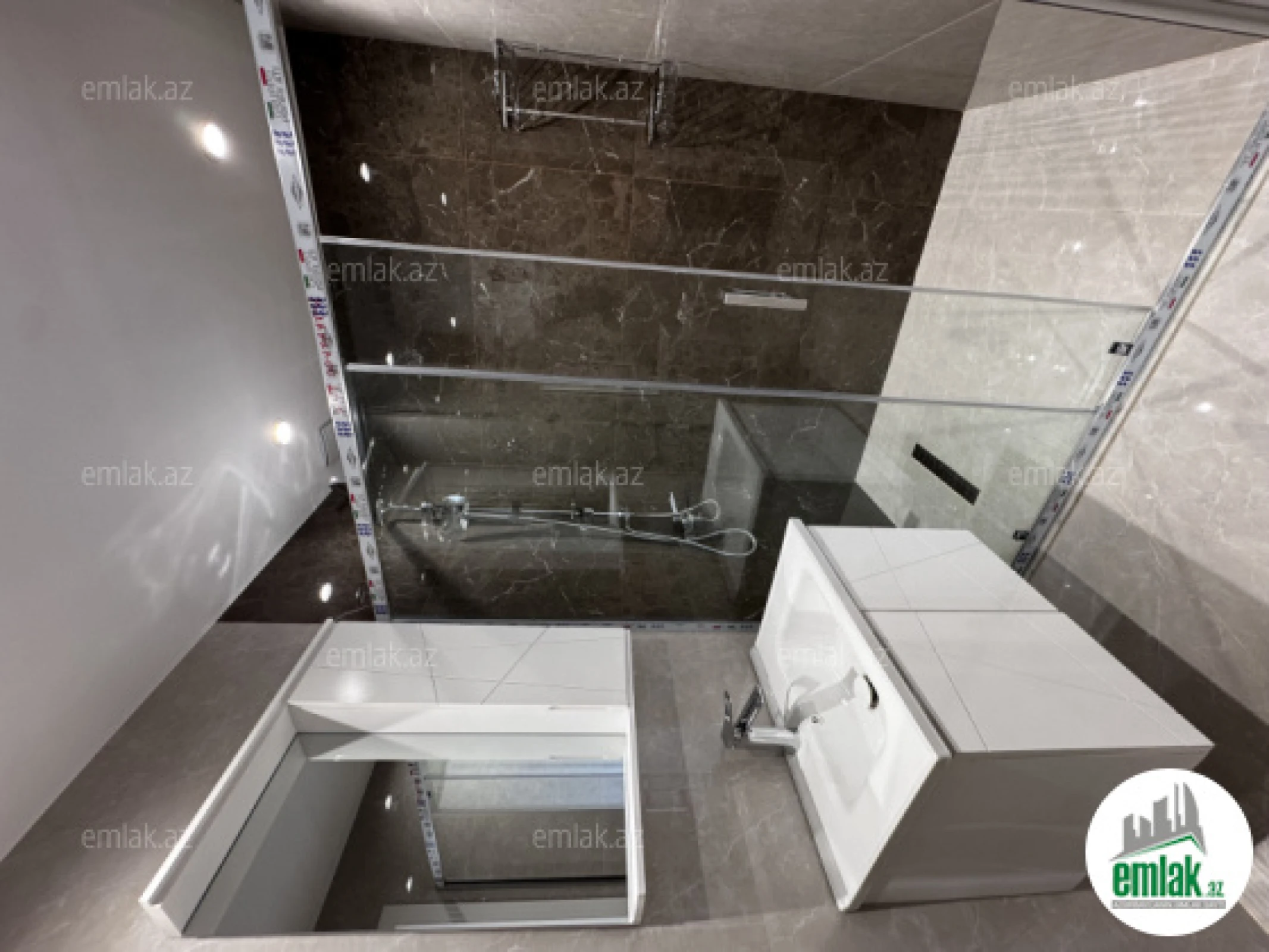 Satılır 3 otaqlı köhnə tikili 60 m²