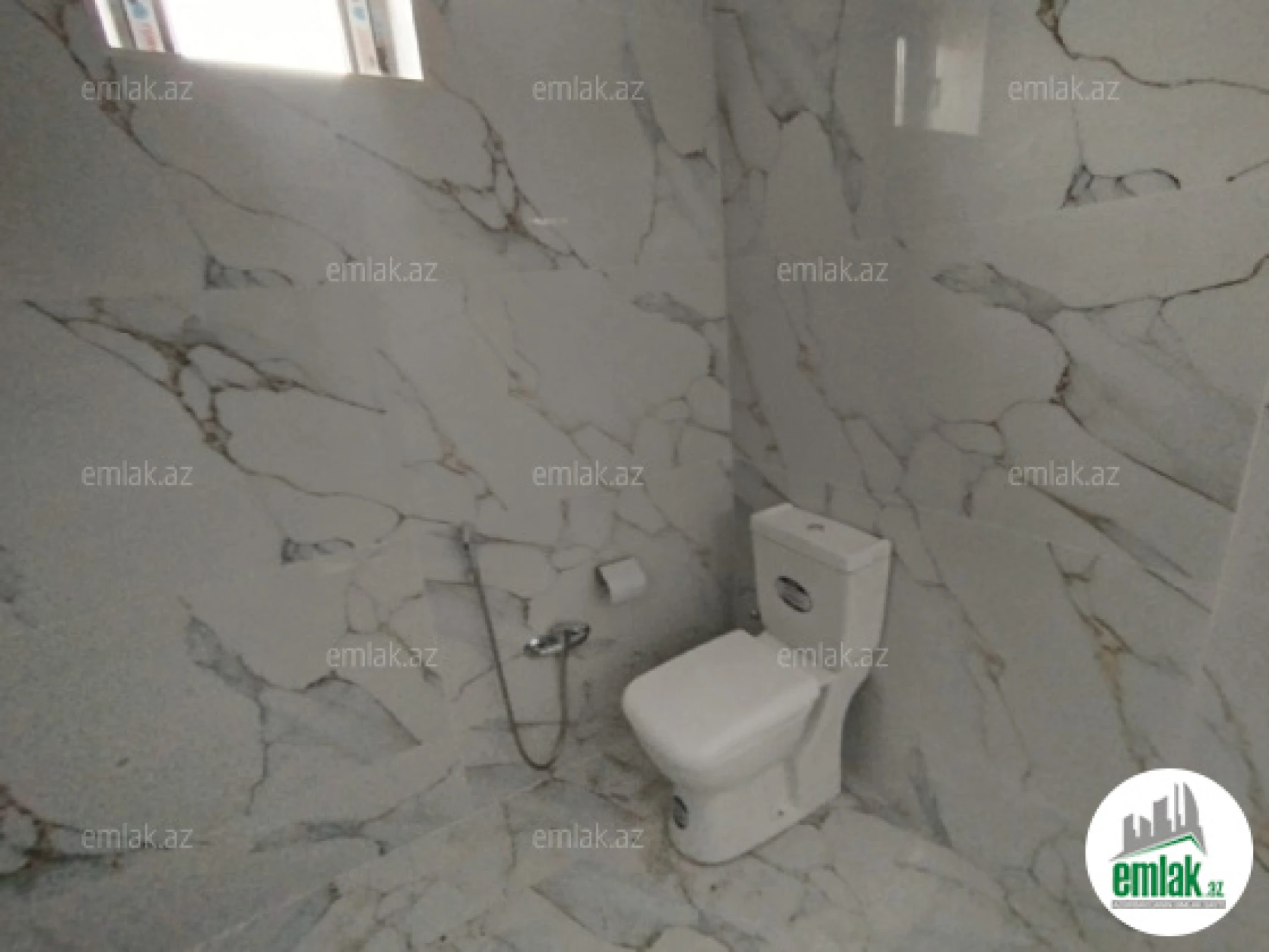 Satılır 5 otaqlı həyət evi 170 m²