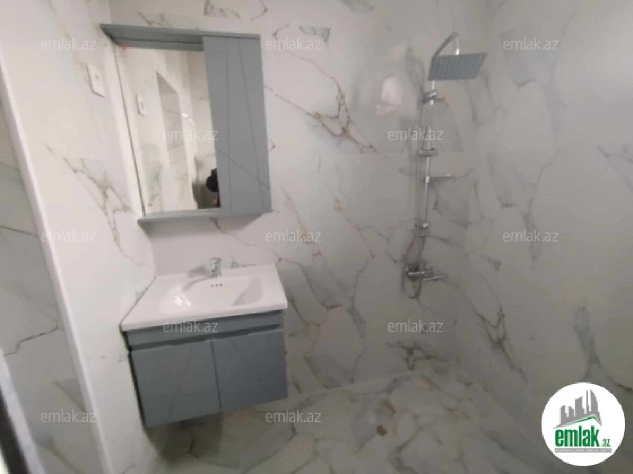 Satılır 5 otaqlı həyət evi 170 m²