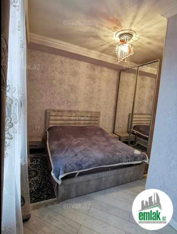 Satılır 1 otaqlı köhnə tikili 60 m²