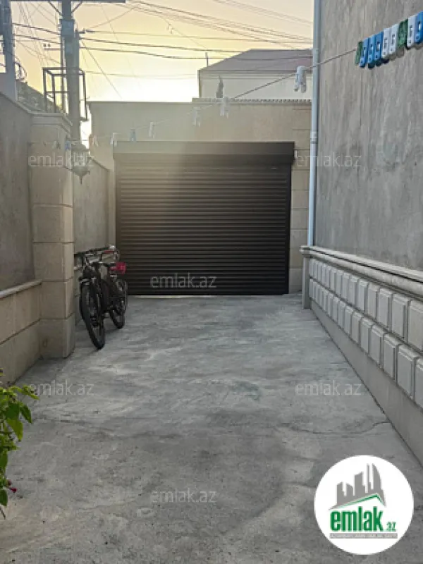 Satılır 5 otaqlı həyət evi 180 m²