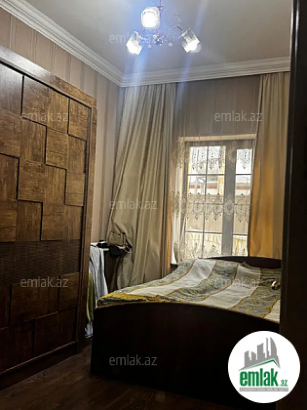 Satılır 5 otaqlı həyət evi 180 m²