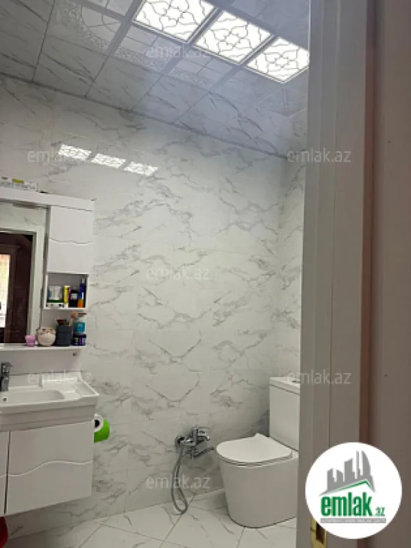 Satılır 5 otaqlı həyət evi 180 m²