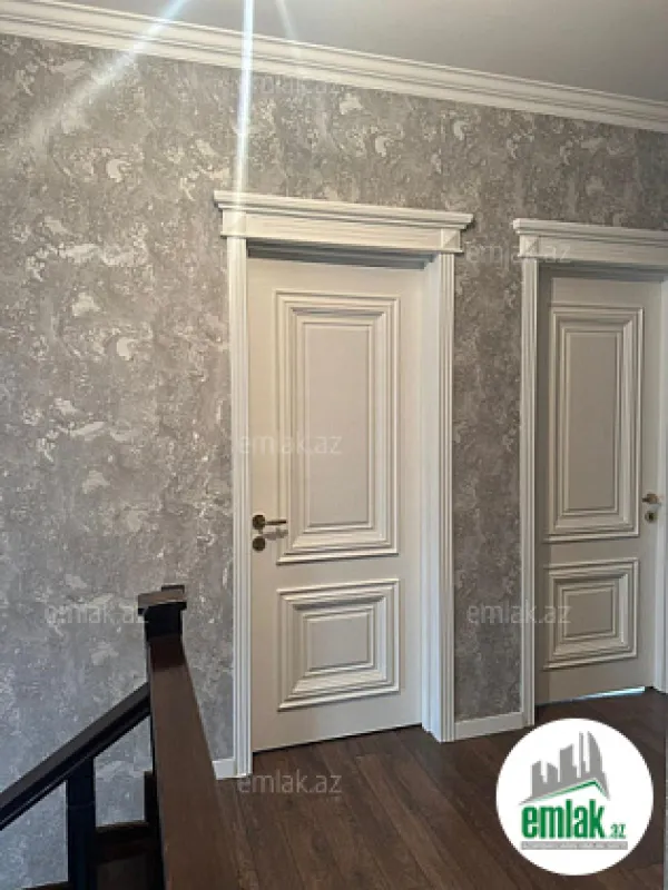 Satılır 5 otaqlı həyət evi 180 m²