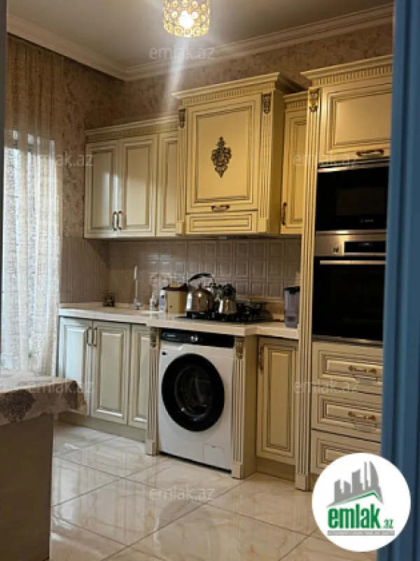 Satılır 5 otaqlı həyət evi 180 m²