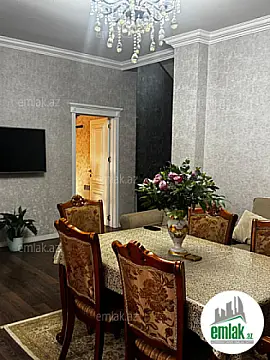 Satılır 5 otaqlı həyət evi 180 m²