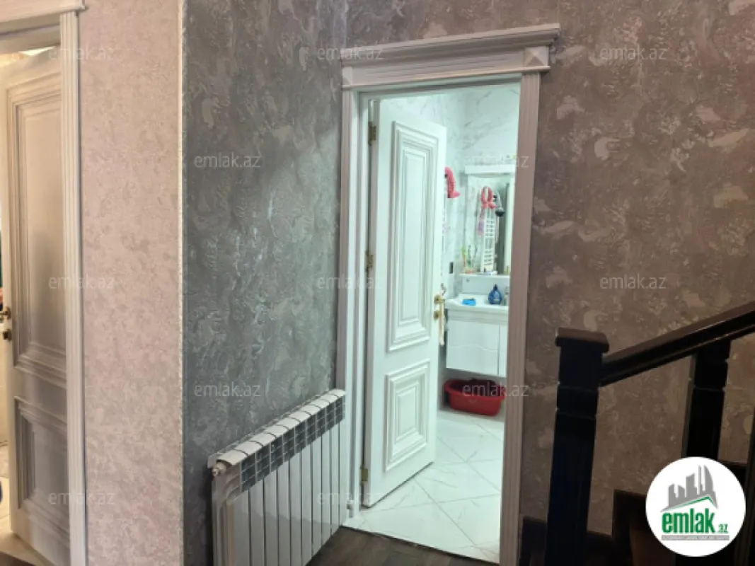 Satılır 5 otaqlı həyət evi 180 m²