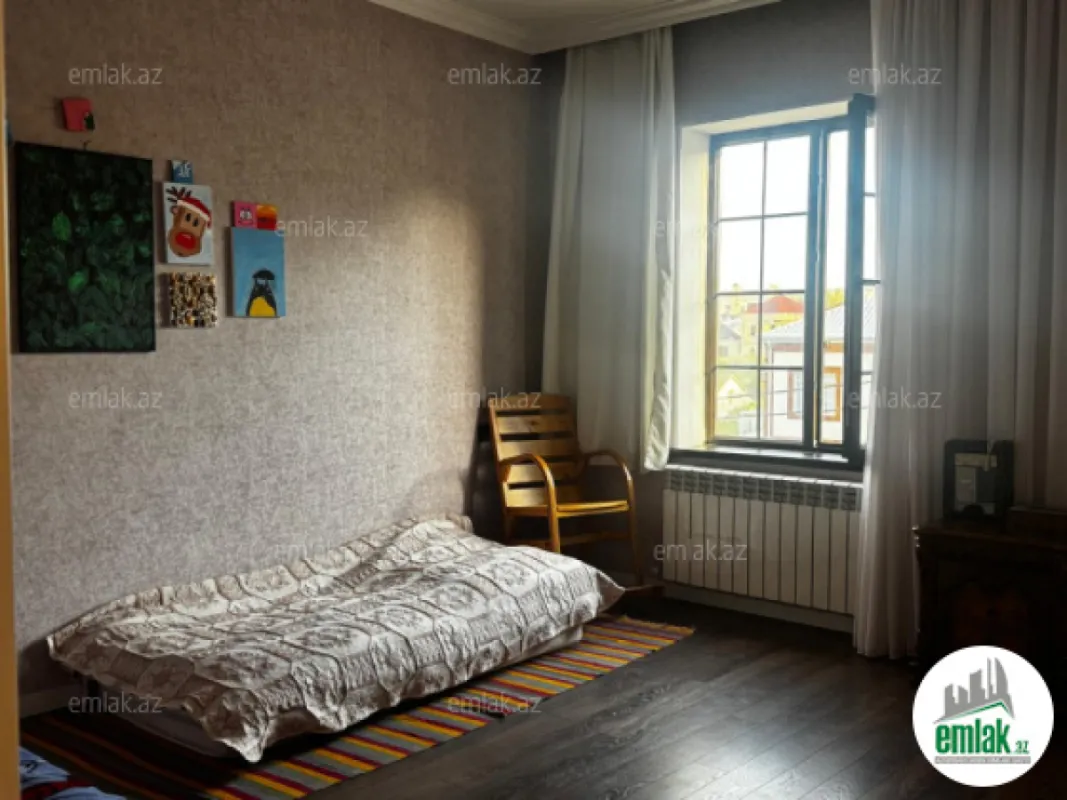 Satılır 5 otaqlı həyət evi 180 m²