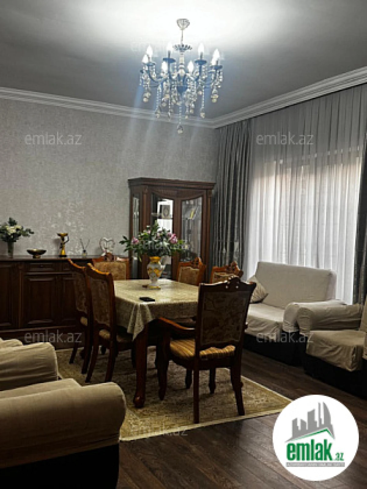 Satılır 5 otaqlı həyət evi 180 m²