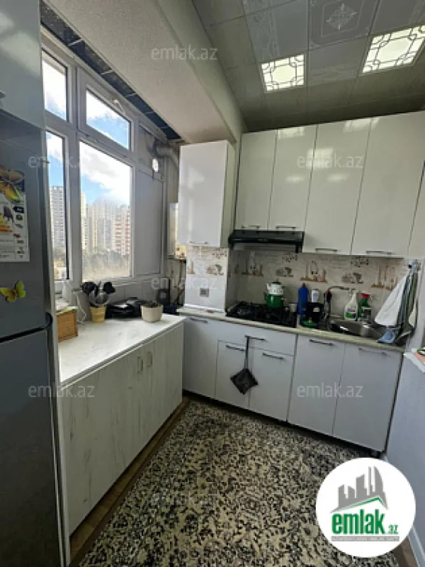 Satılır 3 otaqlı köhnə tikili 60 m²