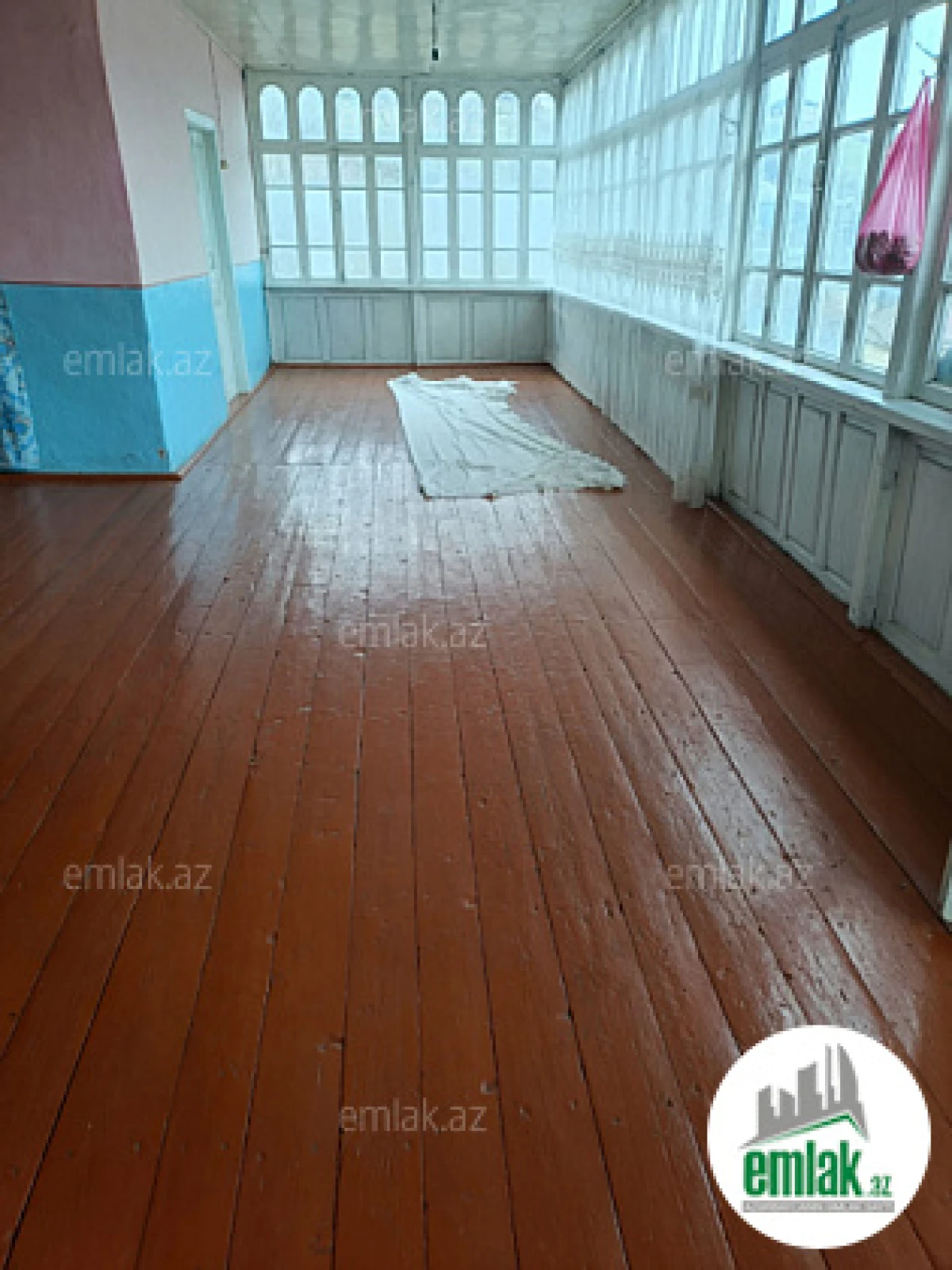 Satılır 5 otaqlı həyət evi 200 m²