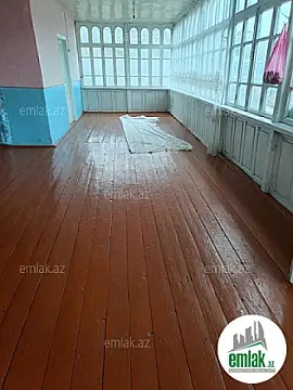 Satılır 5 otaqlı həyət evi 200 m²
