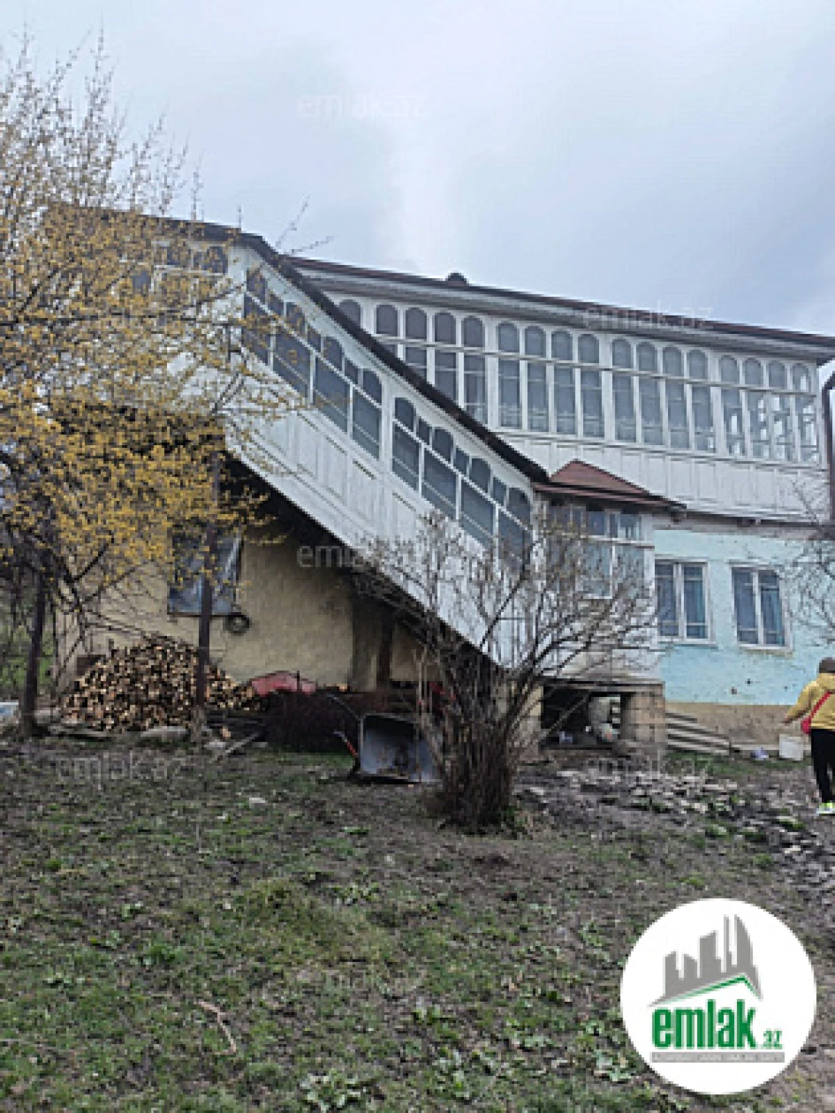 Satılır 5 otaqlı həyət evi 200 m²