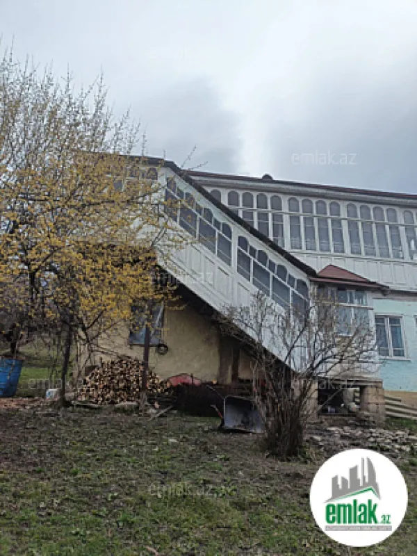 Satılır 5 otaqlı həyət evi 200 m²