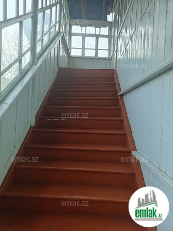 Satılır 5 otaqlı həyət evi 200 m²