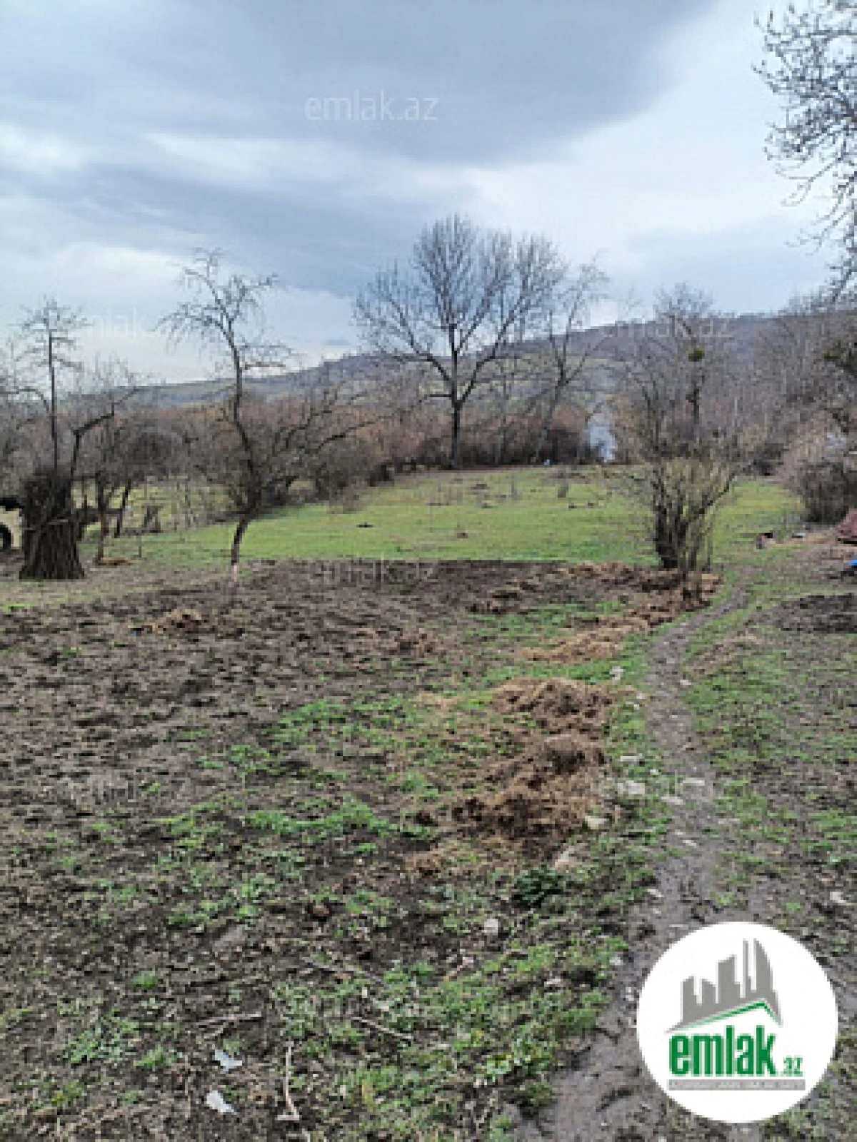 Satılır 5 otaqlı həyət evi 200 m²