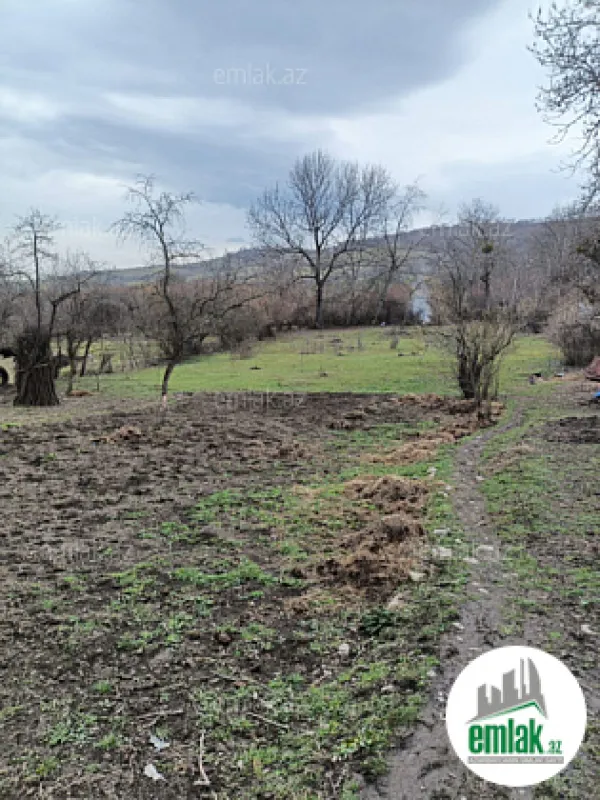 Satılır 5 otaqlı həyət evi 200 m²