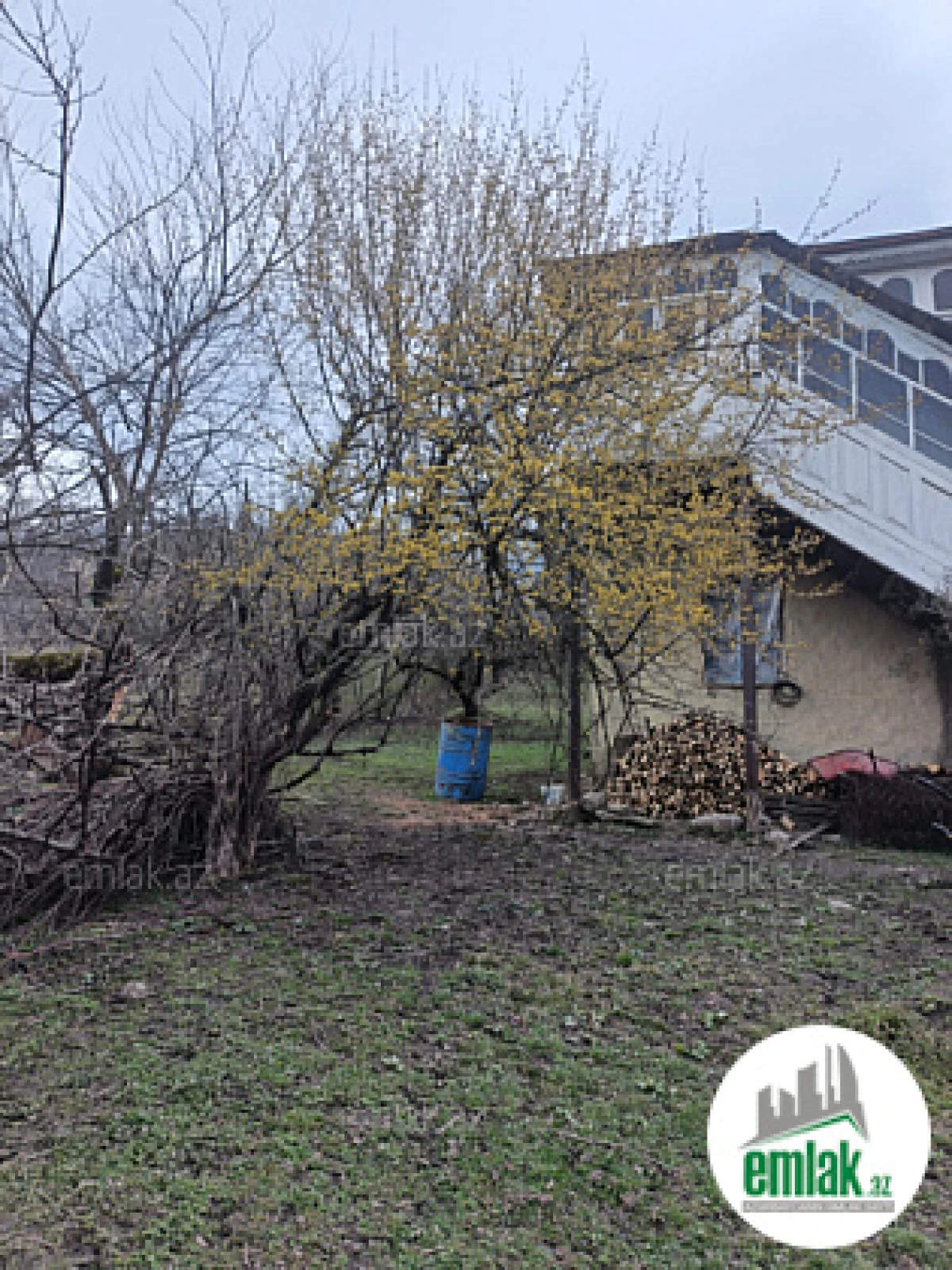 Satılır 5 otaqlı həyət evi 200 m²