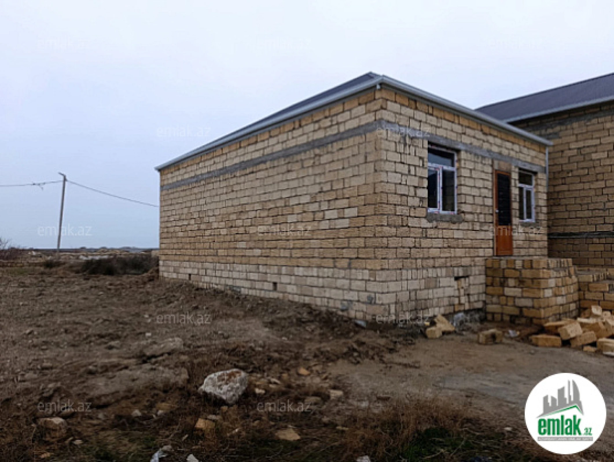 Satılır 3 otaqlı həyət evi 1.5 m²