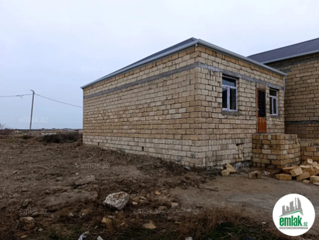 Satılır 3 otaqlı həyət evi 1.5 m²