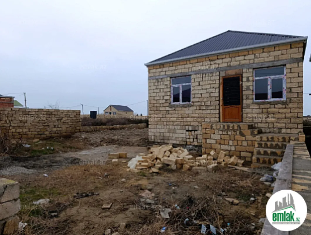 Satılır 3 otaqlı həyət evi 1.5 m²