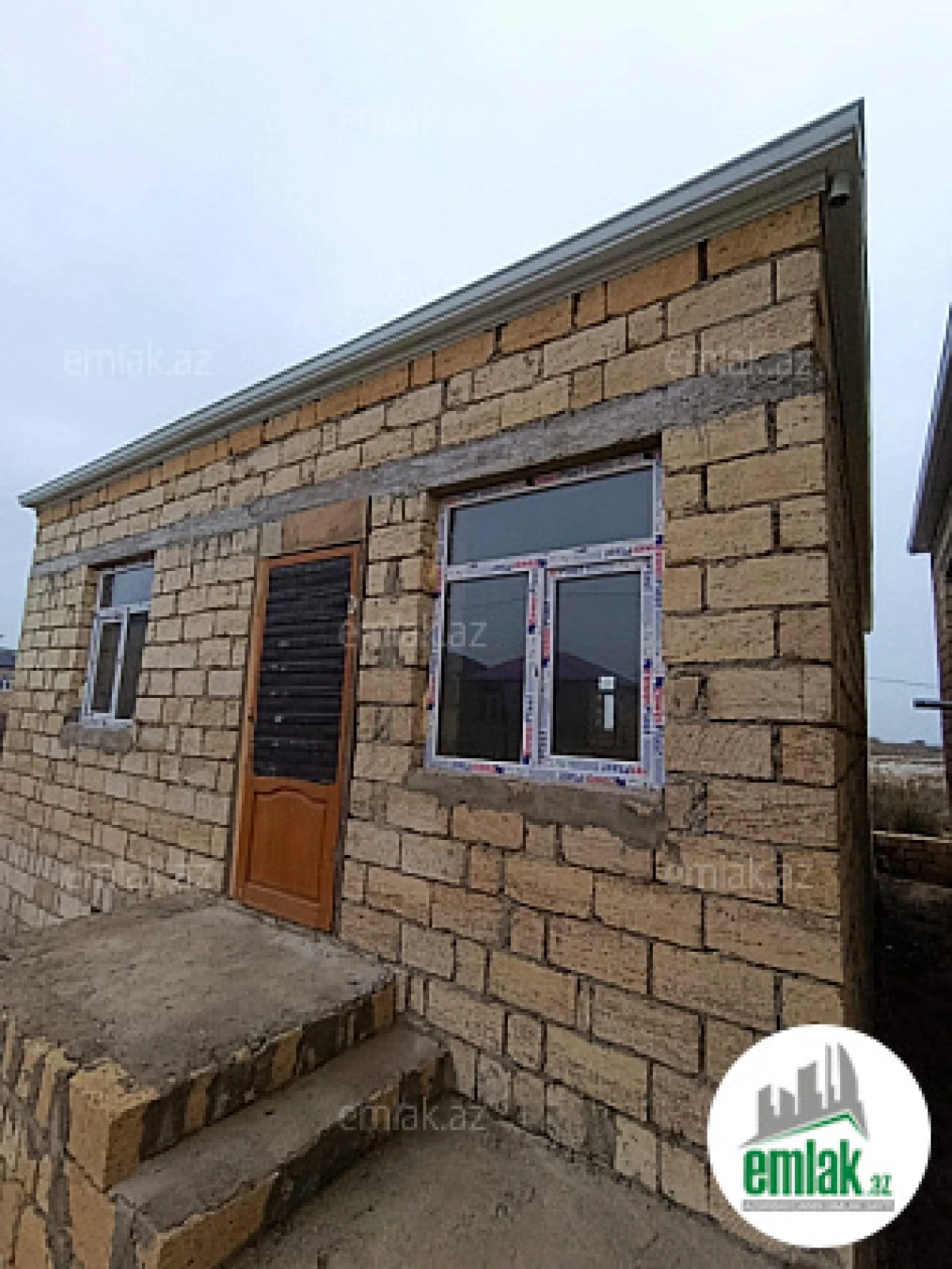 Satılır 3 otaqlı həyət evi 1.5 m²