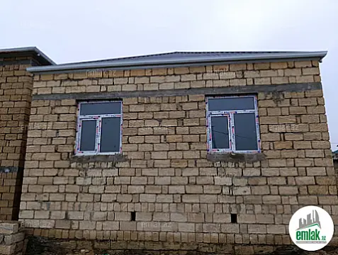 Satılır 3 otaqlı həyət evi 1.5 m²